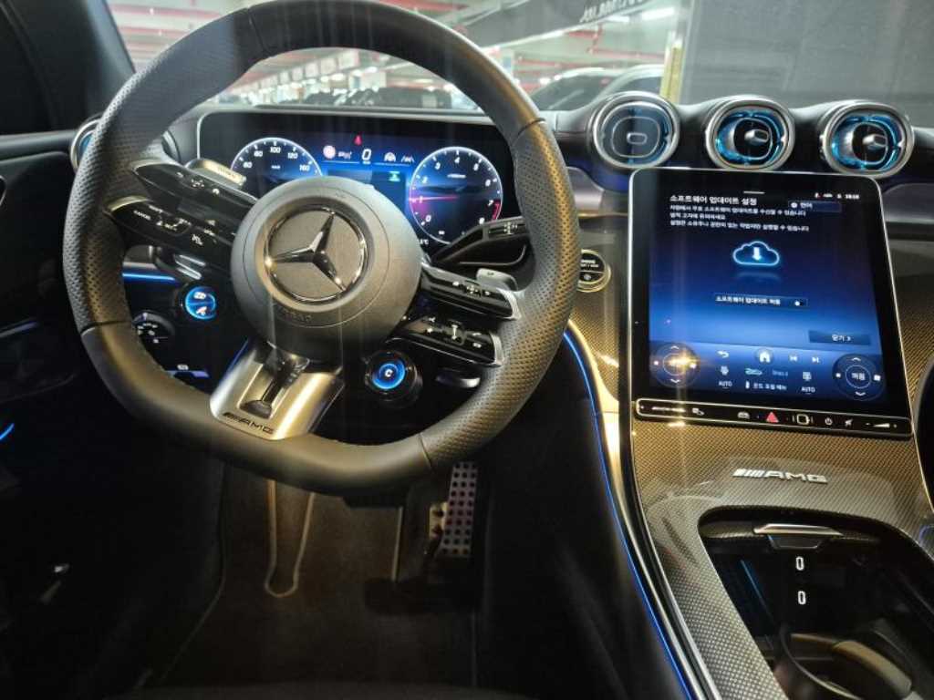 Mercedes-Benz GLC-Class — photo 10