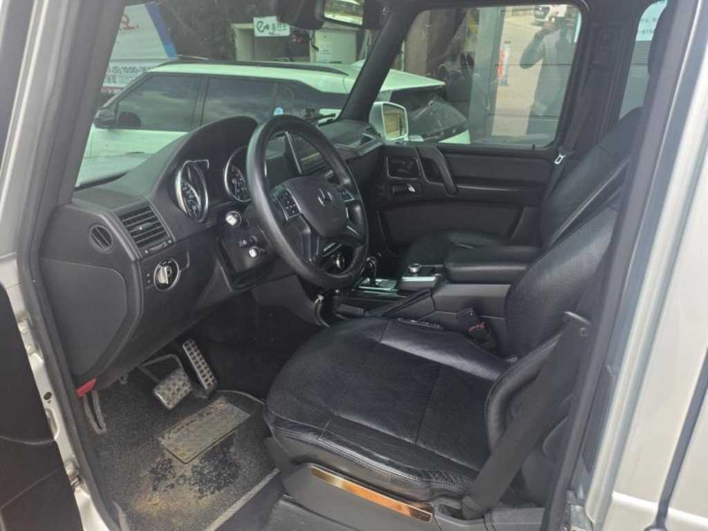 Mercedes-Benz G-Class — photo 09
