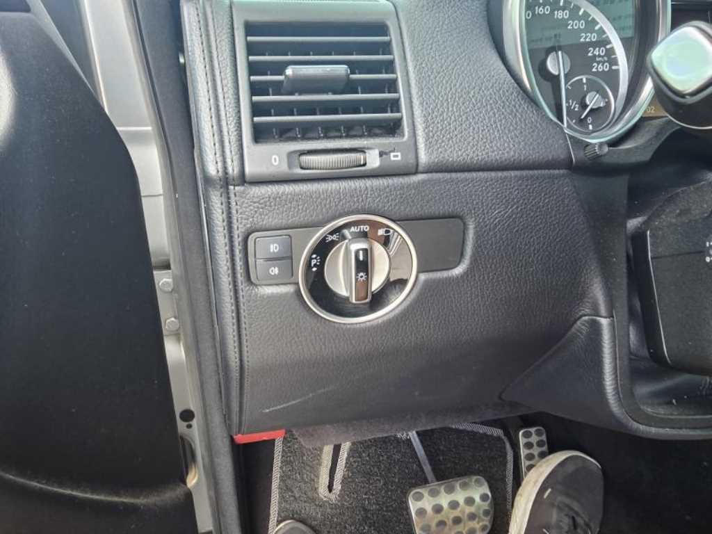 Mercedes-Benz G-Class — photo 11