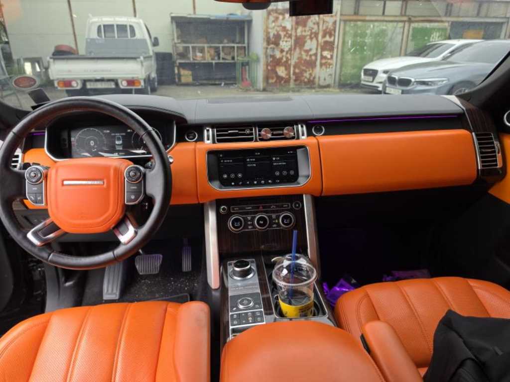 Land Rover Range Rover — photo 13