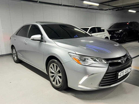 Toyota Camry — photo 01