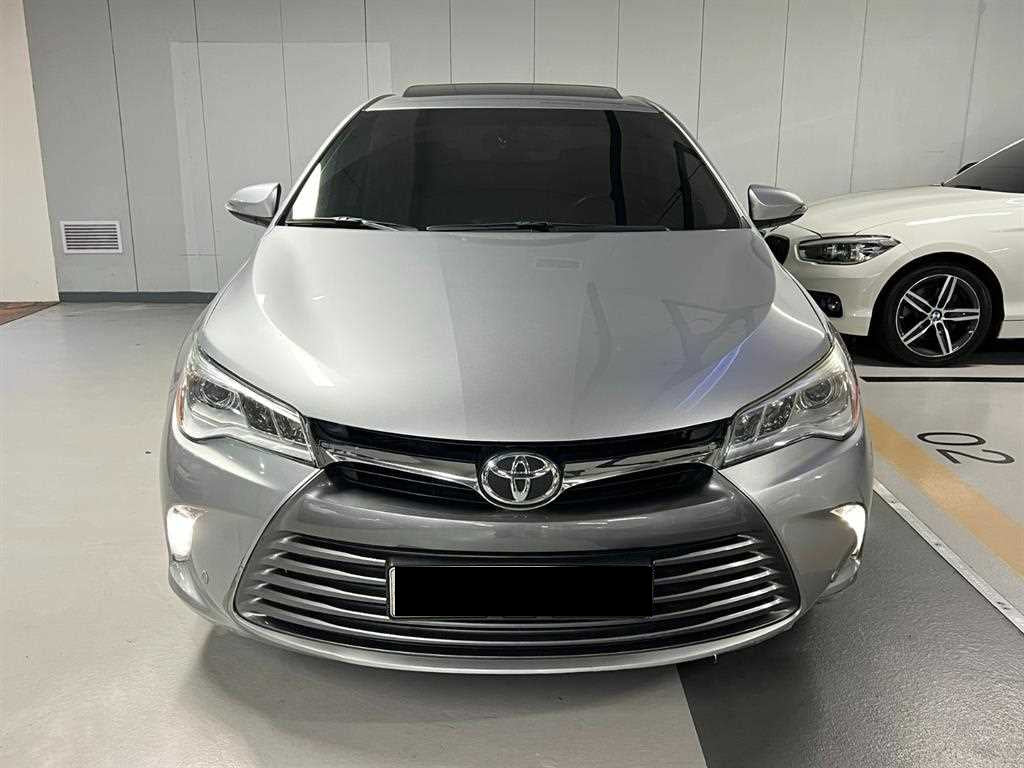 Toyota Camry — photo 02