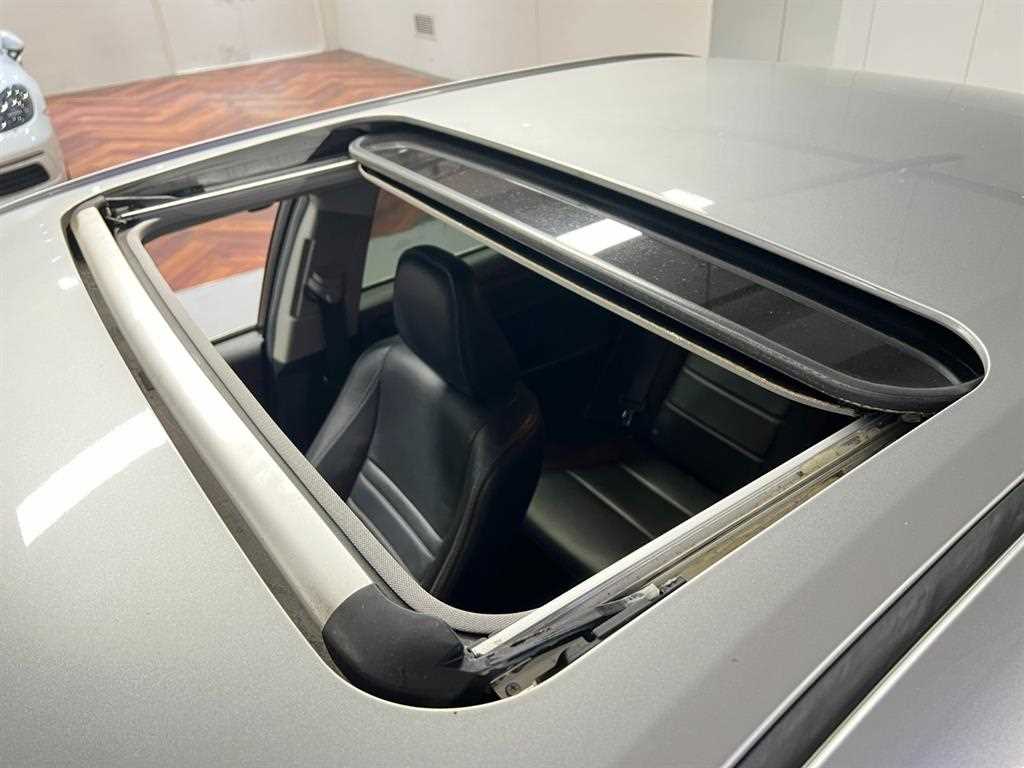 Toyota Camry — photo 15
