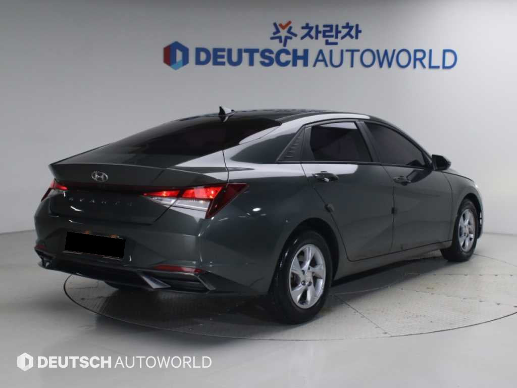 Hyundai Avante — photo 05