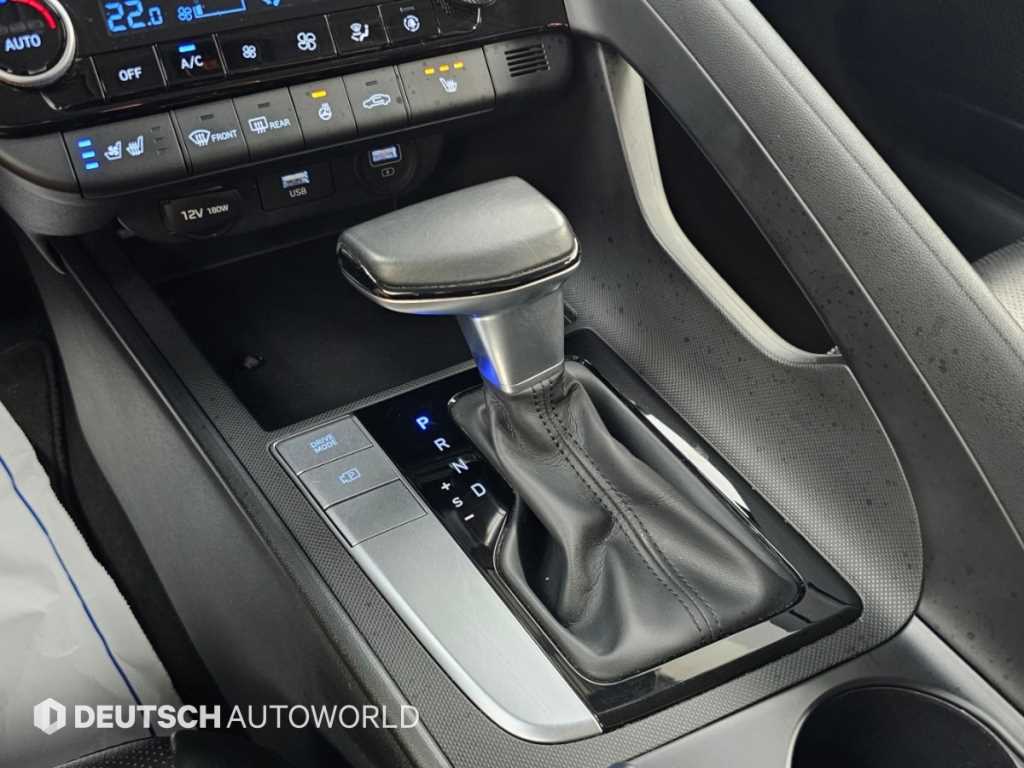 Hyundai Avante — photo 12