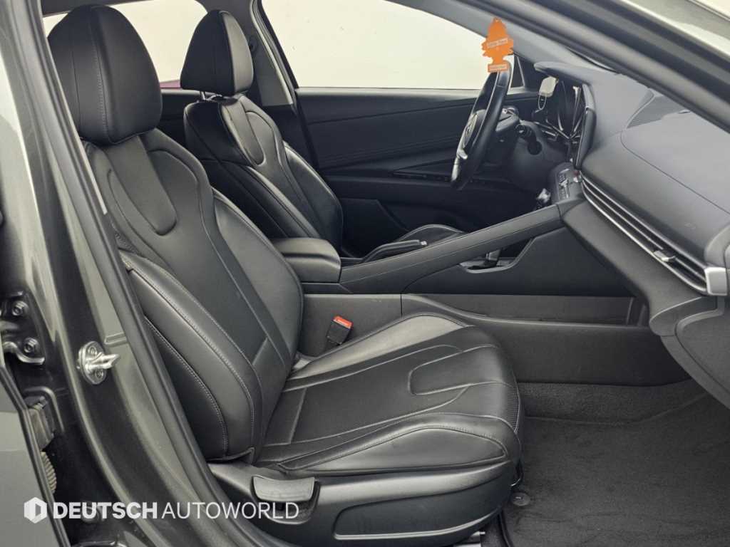 Hyundai Avante — photo 16