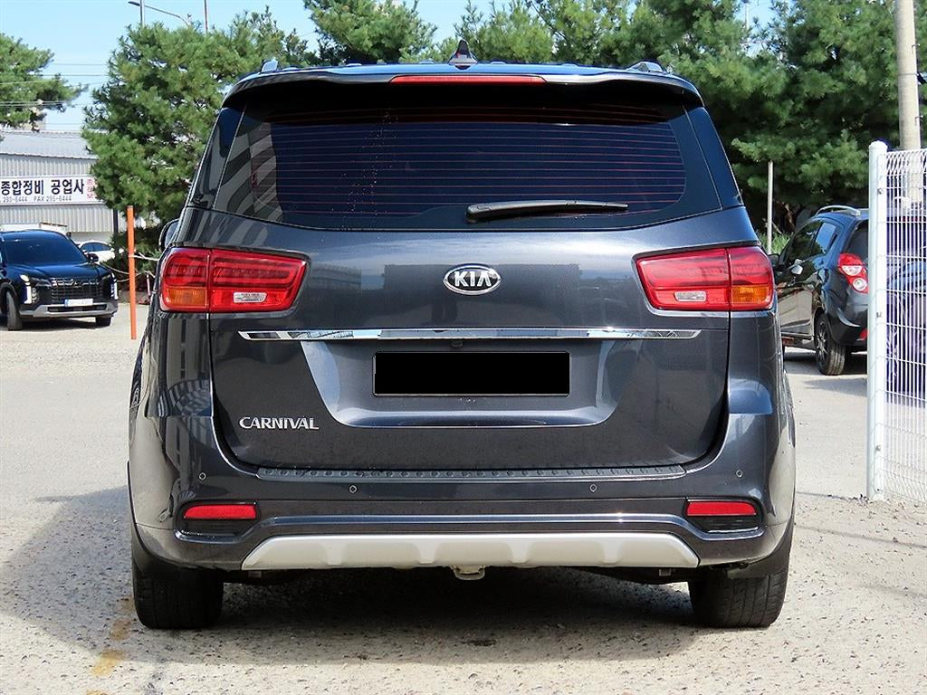 Kia Carnival — photo 04