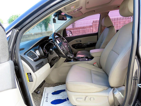 Kia Carnival — photo 05