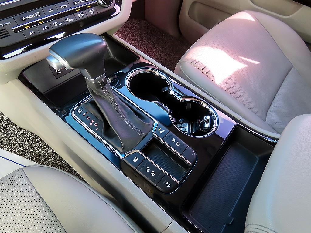 Kia Carnival — photo 11
