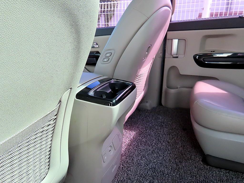 Kia Carnival — photo 15