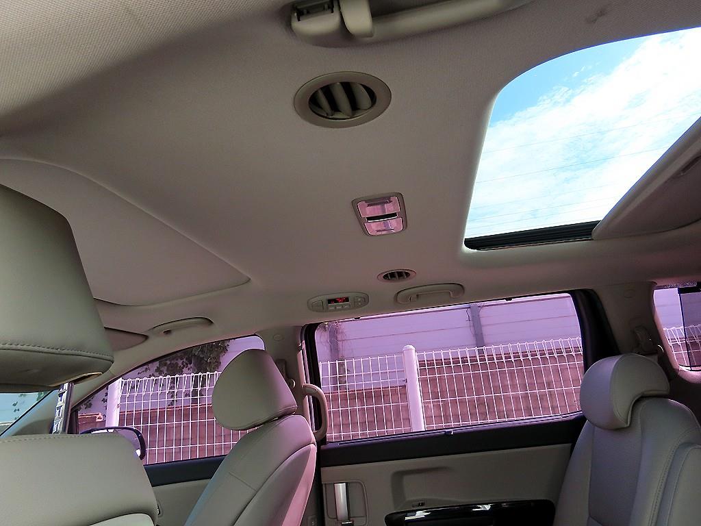 Kia Carnival — photo 16