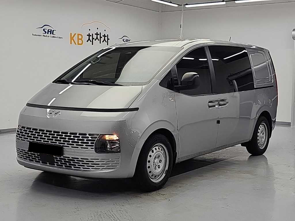 Hyundai Staria — photo 01