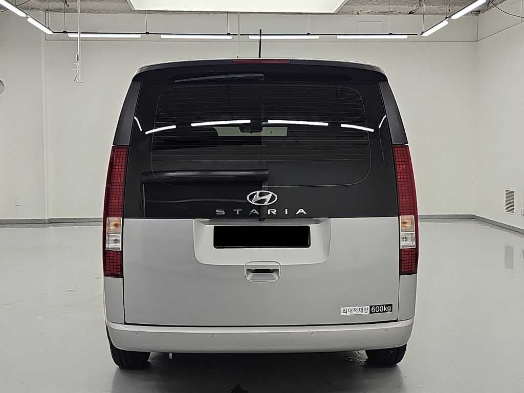 Hyundai Staria — photo 03