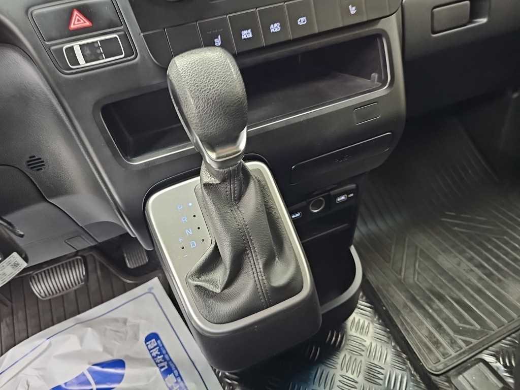 Hyundai Staria — photo 08