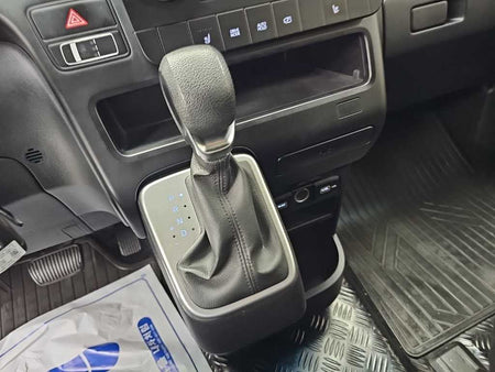 Hyundai Staria — photo 08