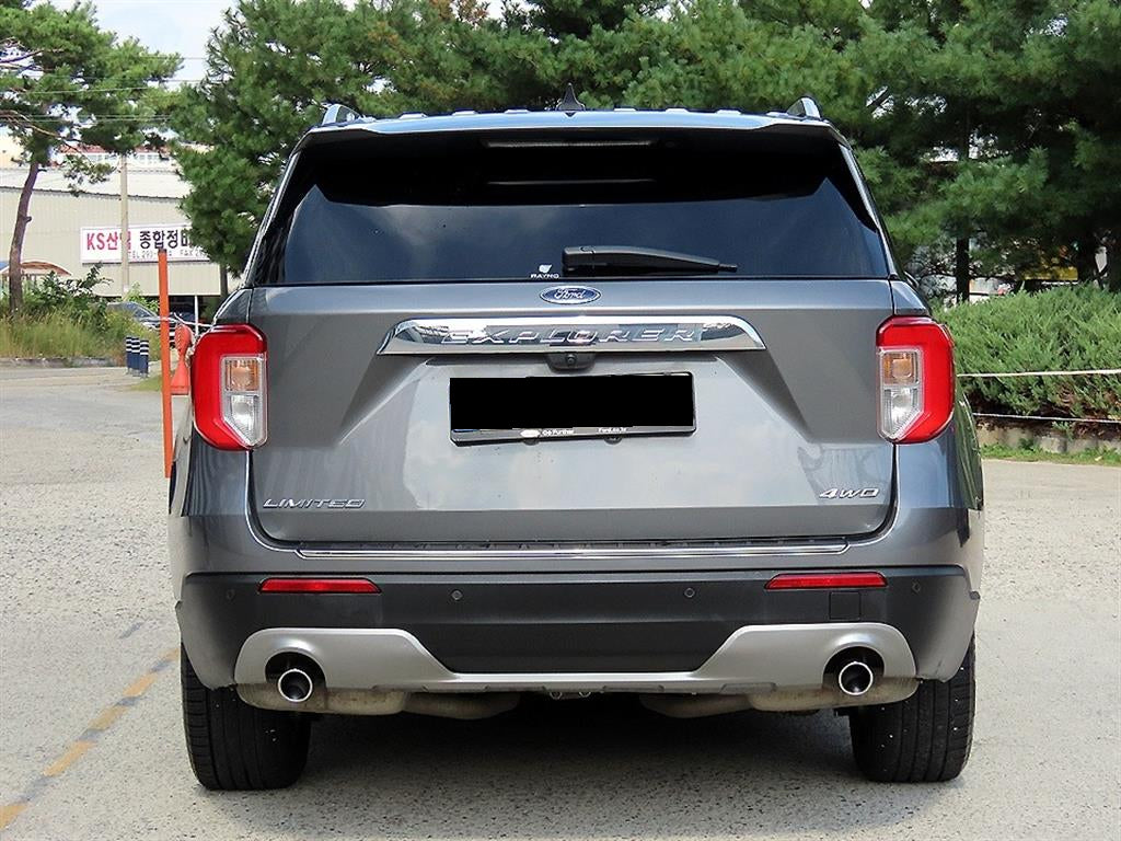 Ford Explorer — photo 04