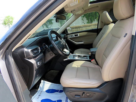 Ford Explorer — photo 05