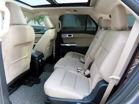 Ford Explorer — photo 06