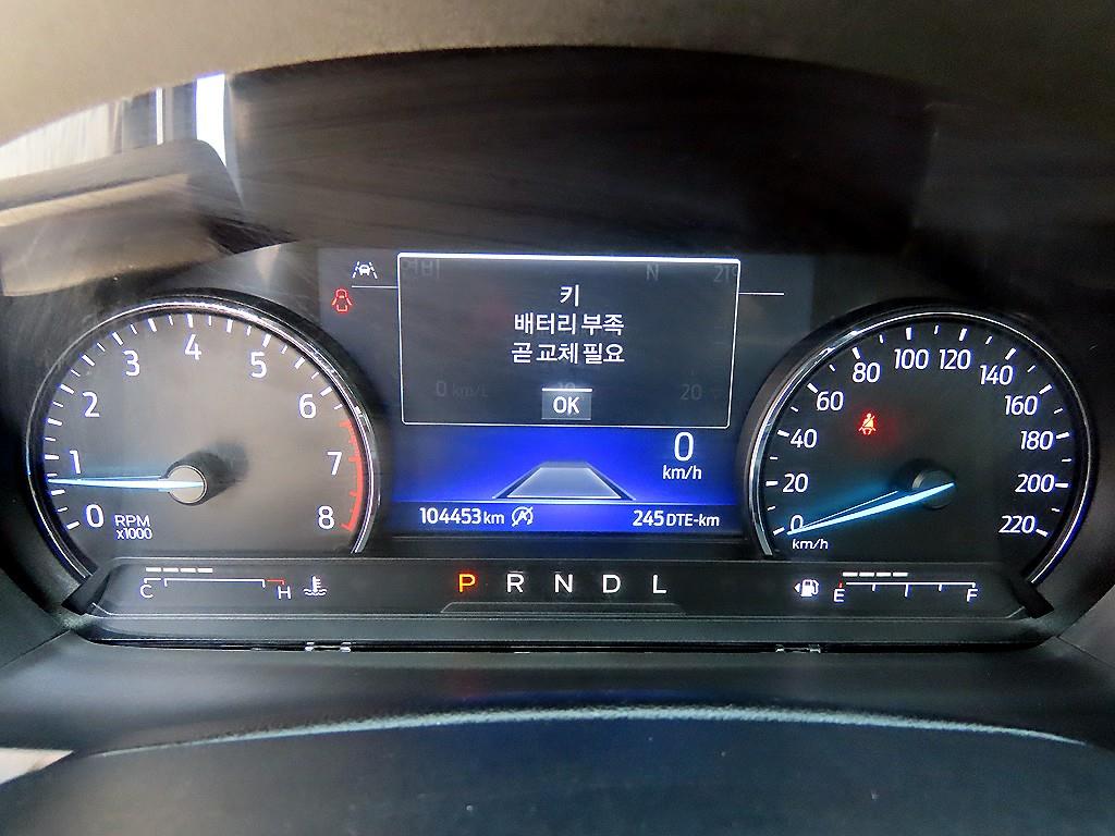 Ford Explorer — photo 09