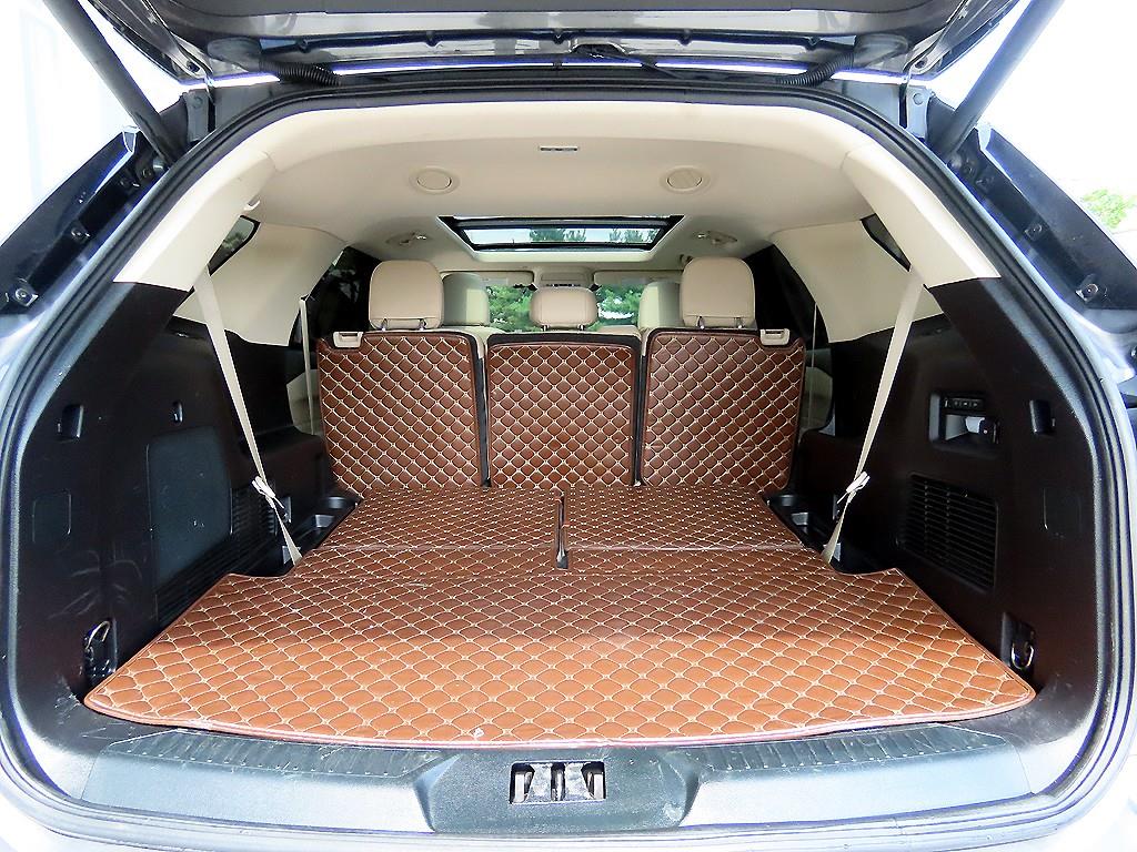 Ford Explorer — photo 17