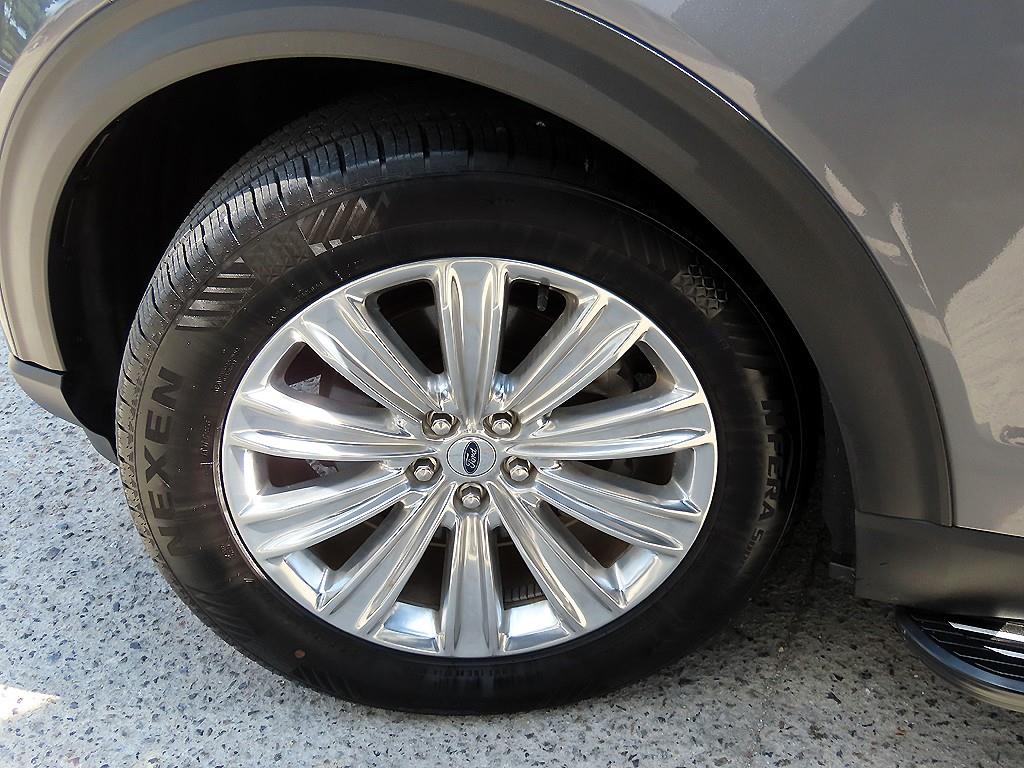 Ford Explorer — photo 20