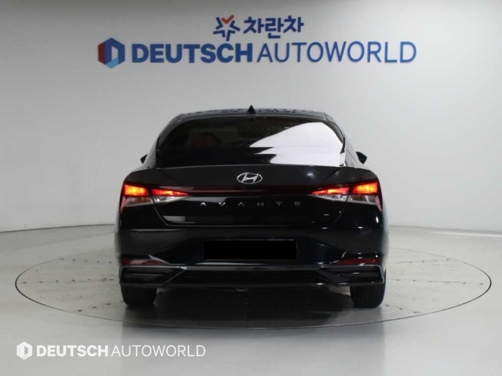 Hyundai Avante — photo 04