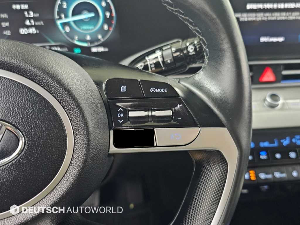 Hyundai Avante — photo 16