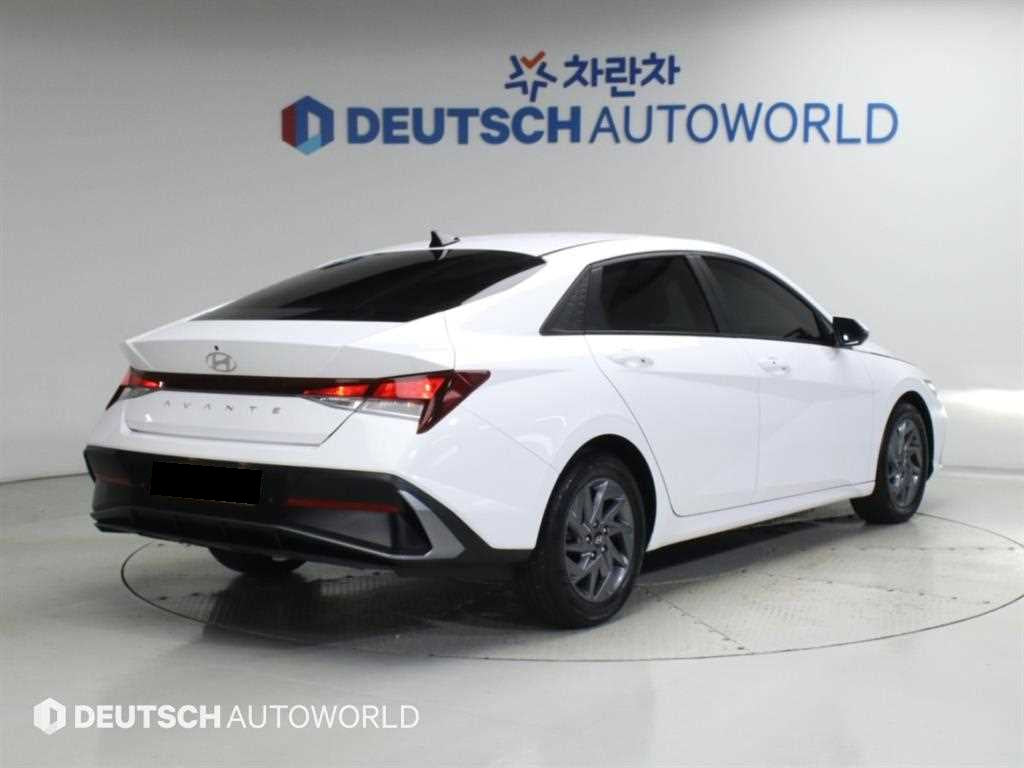 Hyundai Avante — photo 02