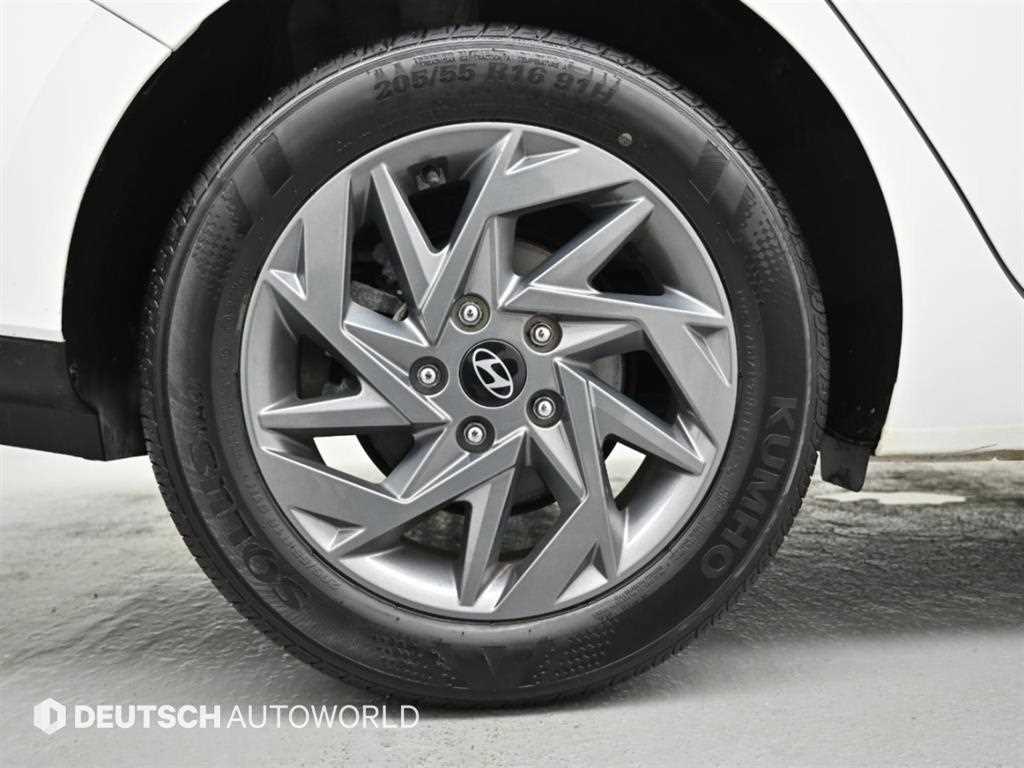 Hyundai Avante — photo 05