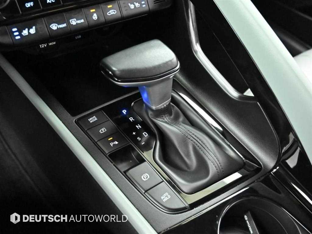 Hyundai Avante — photo 09