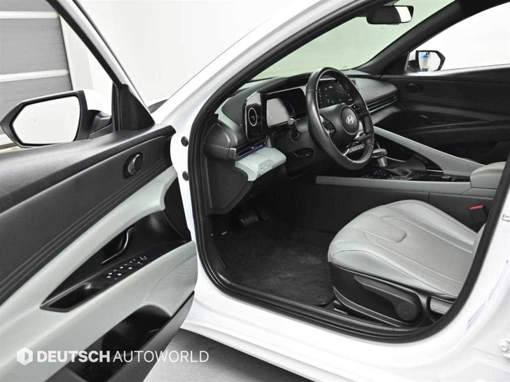 Hyundai Avante — photo 11