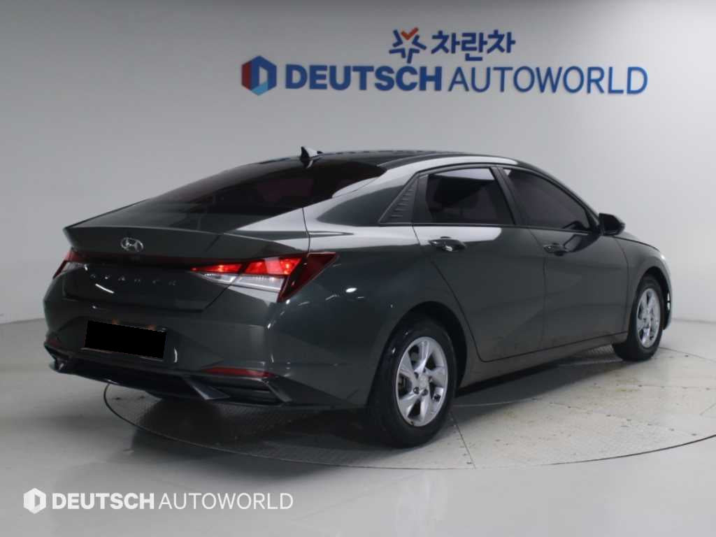 Hyundai Avante — photo 02