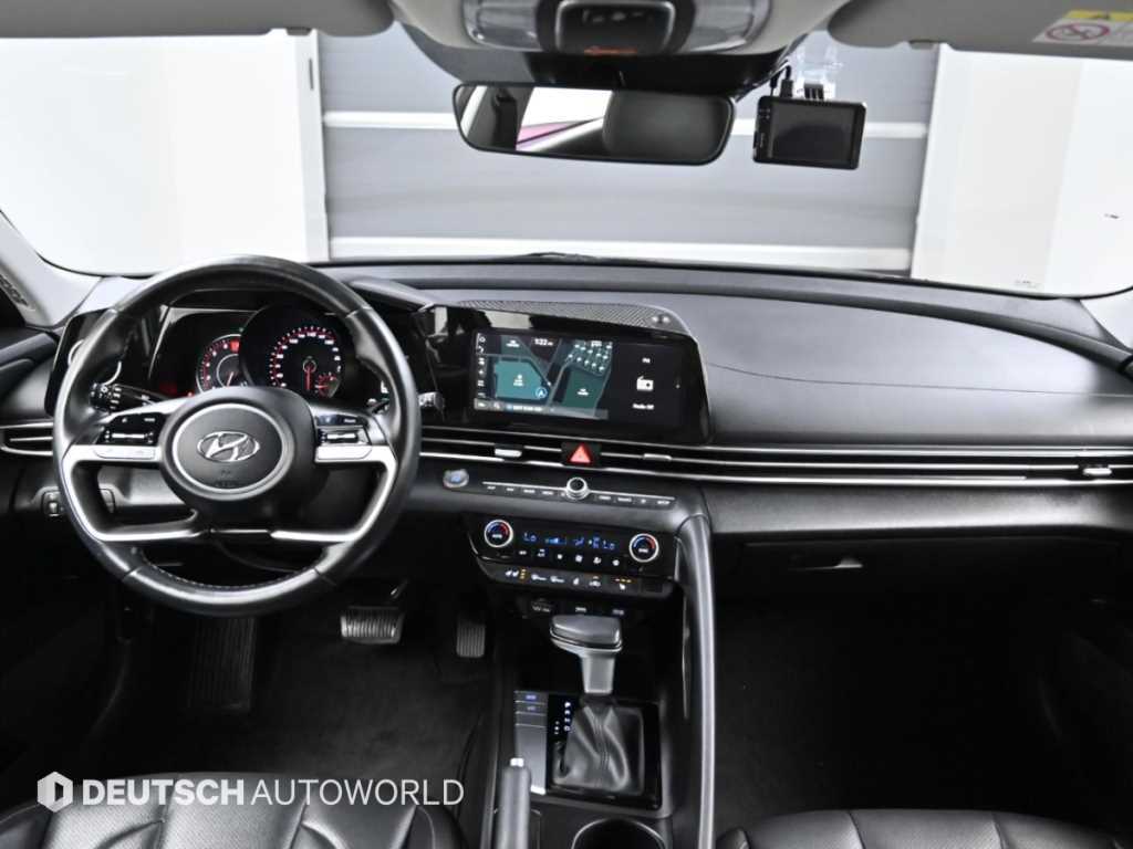 Hyundai Avante — photo 07