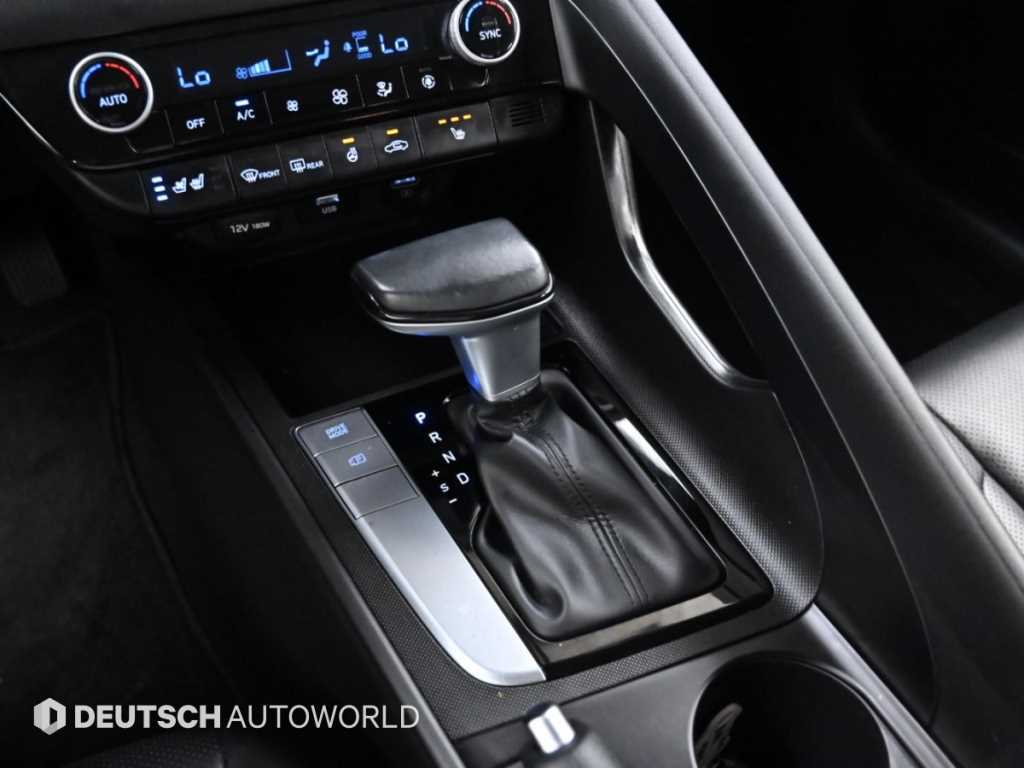 Hyundai Avante — photo 09