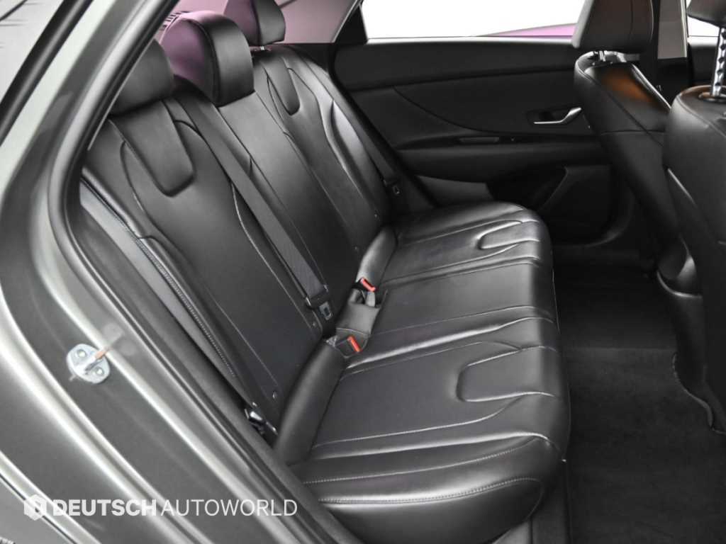 Hyundai Avante — photo 12
