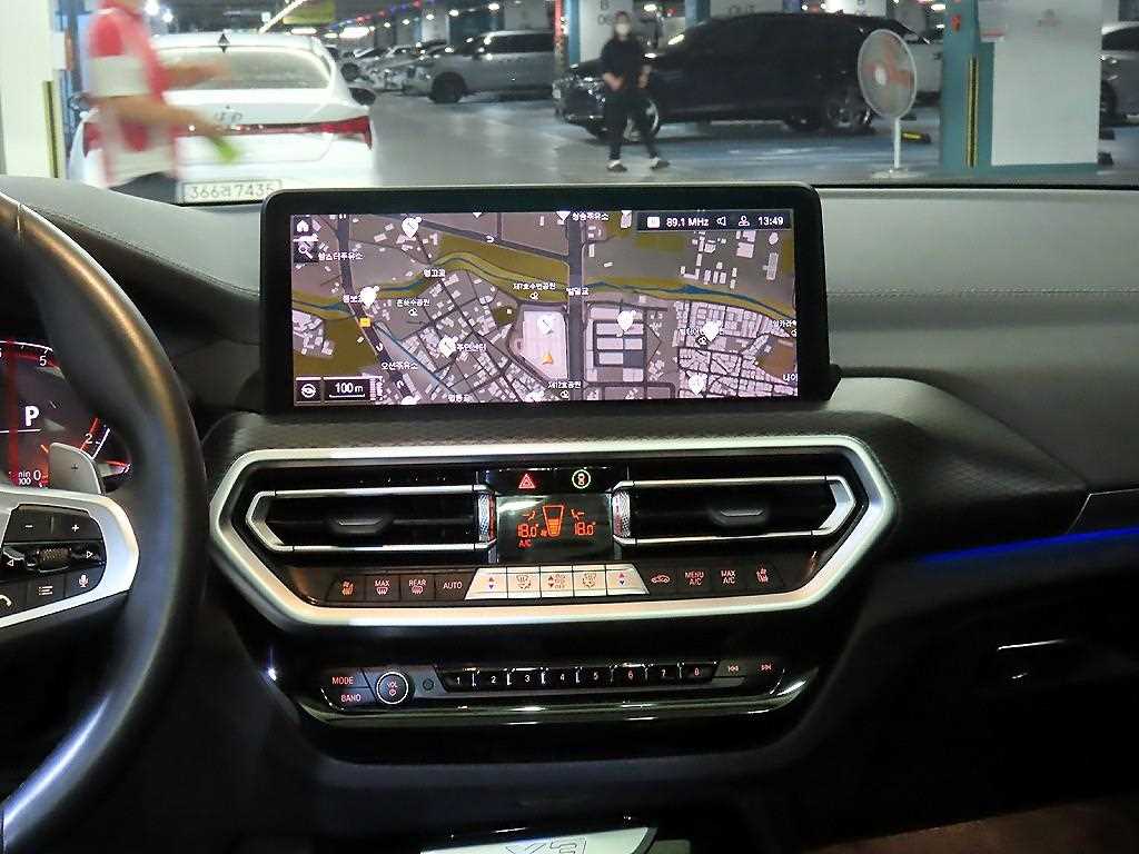 BMW X3 — photo 11