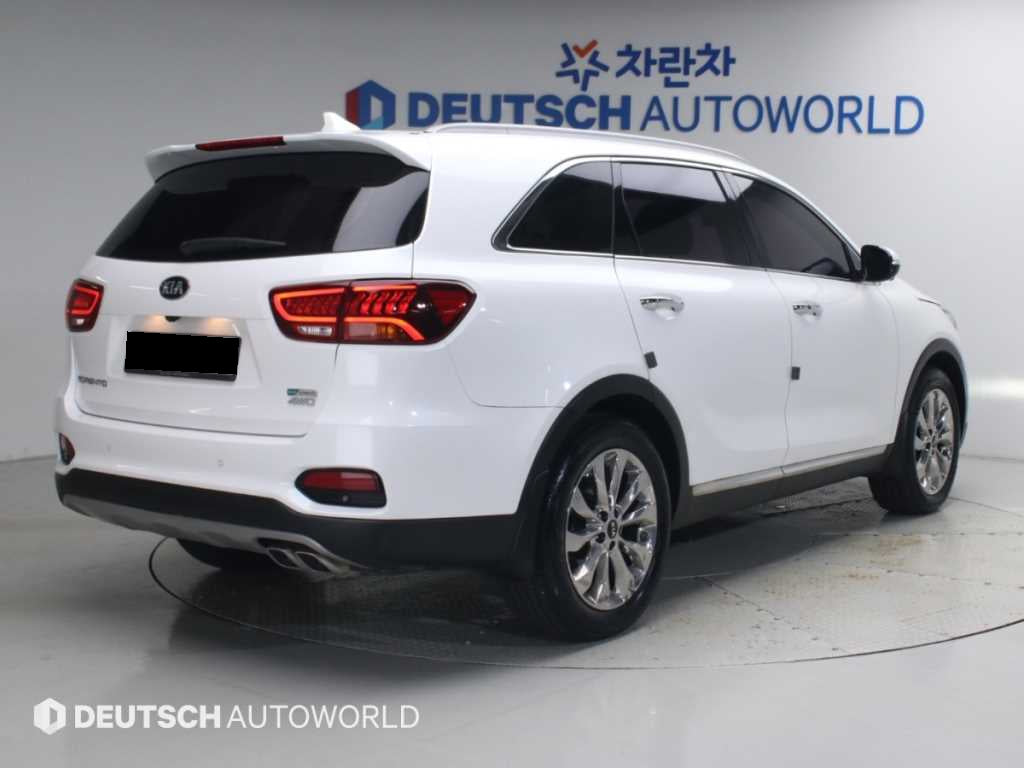 Kia Sorento — photo 03