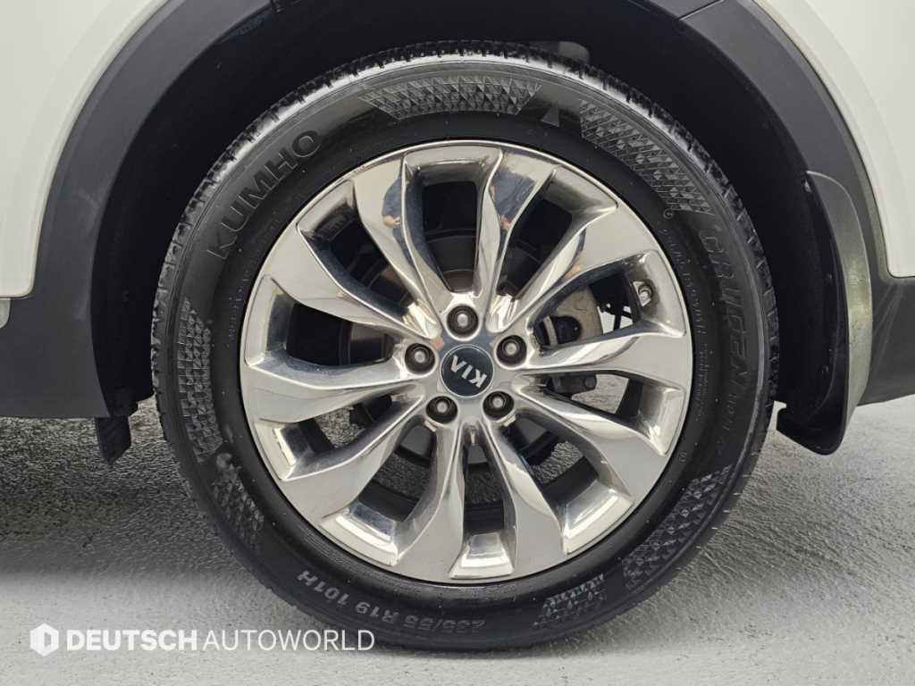 Kia Sorento — photo 19