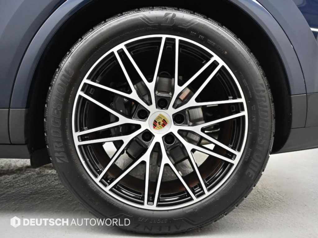 Porsche Cayenne — photo 05