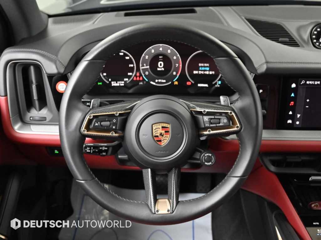 Porsche Cayenne — photo 13