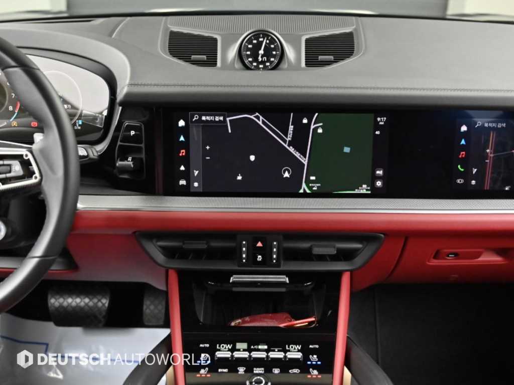 Porsche Cayenne — photo 14