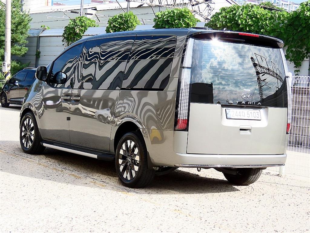 Hyundai Staria — photo 03