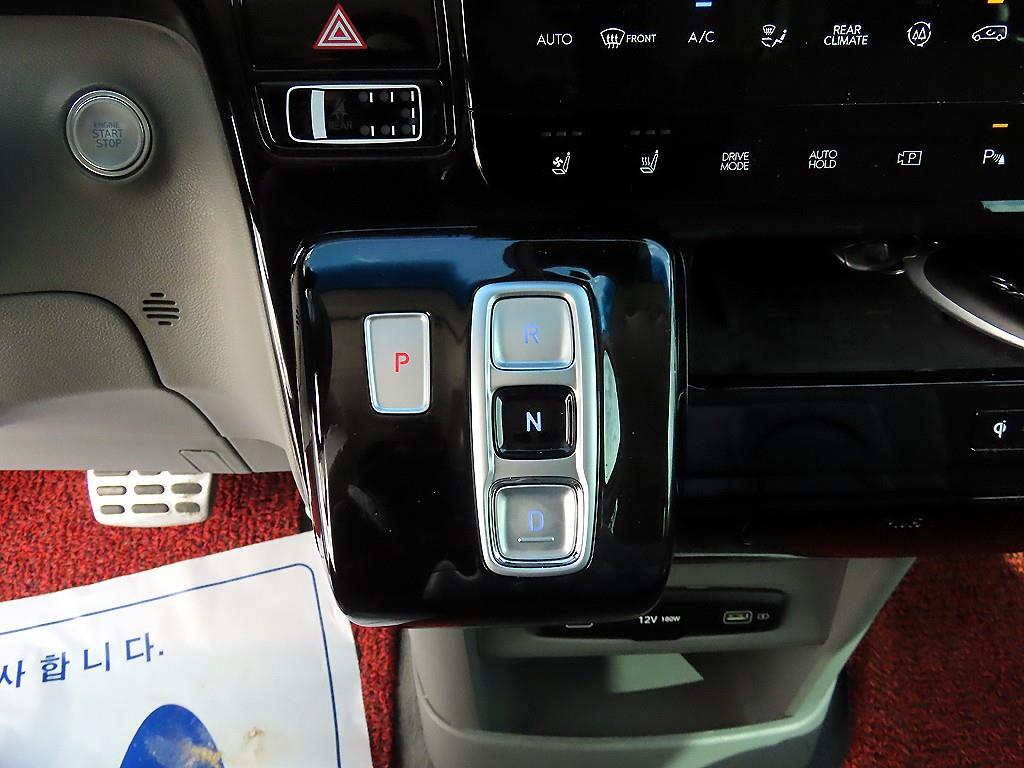 Hyundai Staria — photo 11