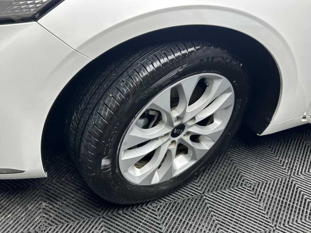 Kia K8 — photo 17