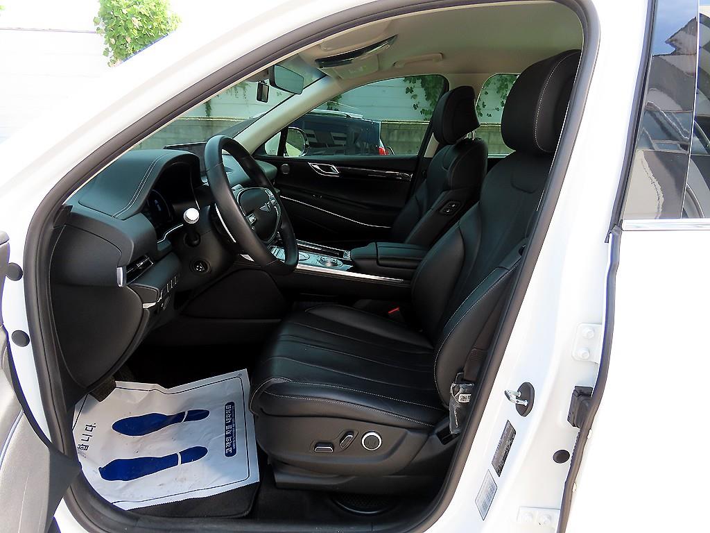 Genesis GV80 — photo 05