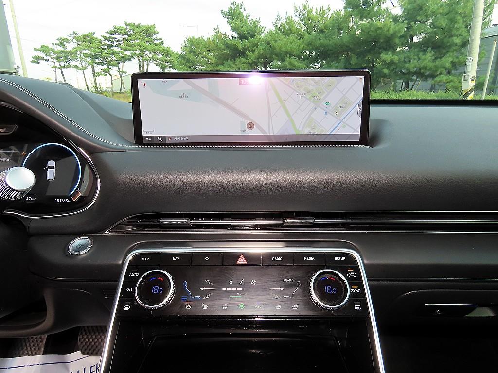 Genesis GV80 — photo 12
