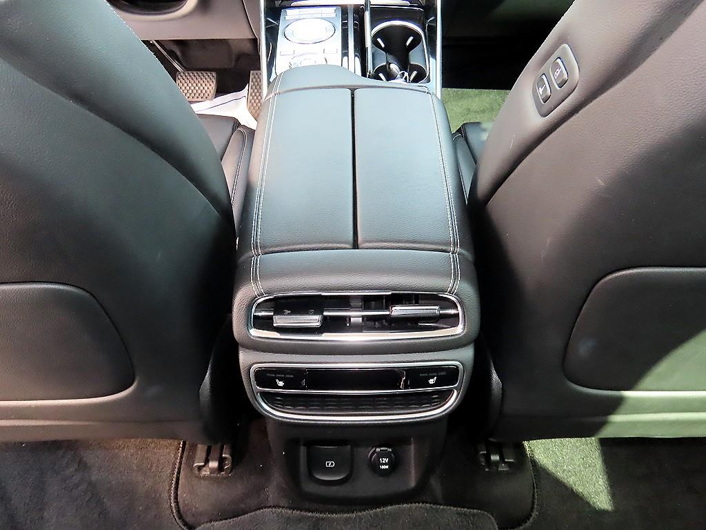 Genesis GV80 — photo 16