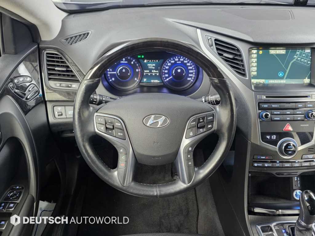 Hyundai Grandeur — photo 13
