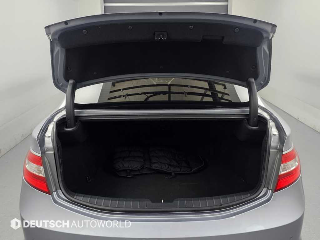 Hyundai Grandeur — photo 19