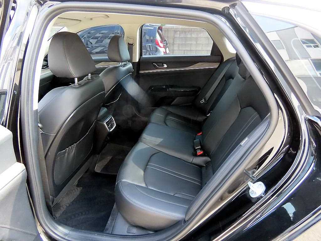 Kia K5 — photo 06